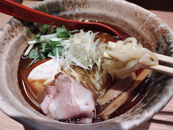 「焼きあご塩らー麺(850)」@焼きあご塩らー麺 たかはし アトレ川崎店の写真