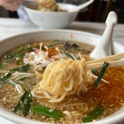 来来めん(ラー油入り)950円