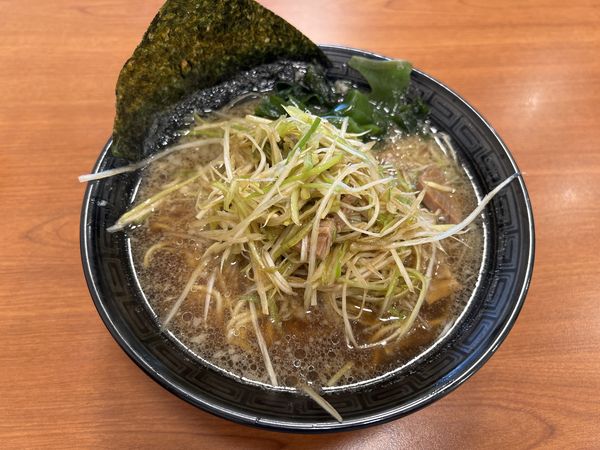 「ネギラーメン680円+ネギ焼きめし500円」@ネギラーメン小晴 関店の写真