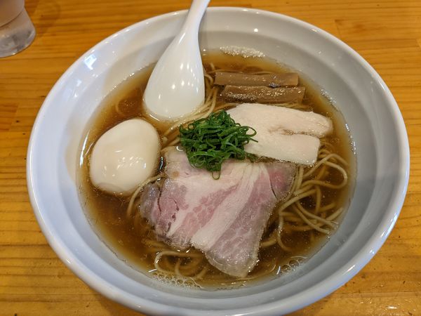 「味玉白醤油らーめん」@麺響万蕾の写真