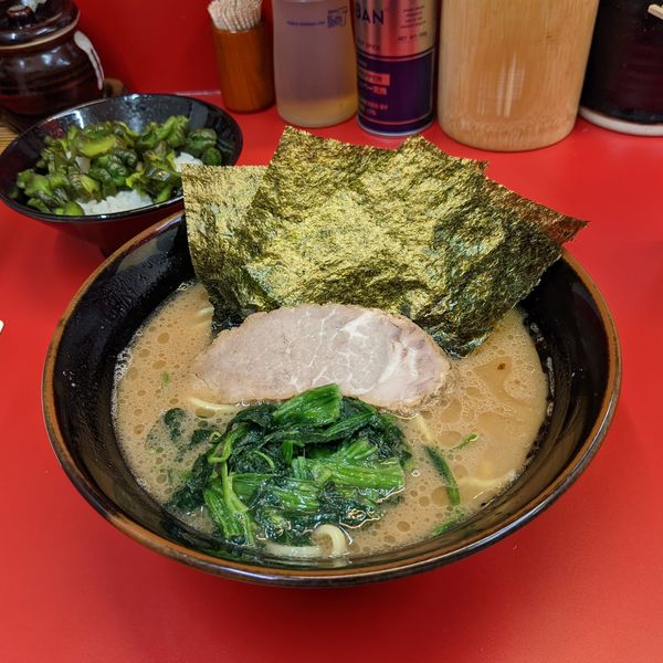 「ラーメン　並」@横浜ラーメン 山本家の写真