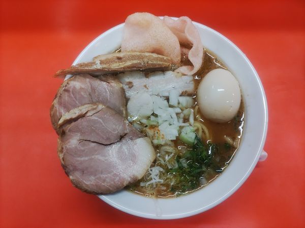 「鶏白湯特製味噌らーめん+チャーシュー+玉子  ﾒﾝﾏ抜き」@麺や 松辰の写真