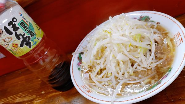 「ラーメン(ヤサイ・ポン酢)￥800」@ザ・ラーメンスモールアックスの写真