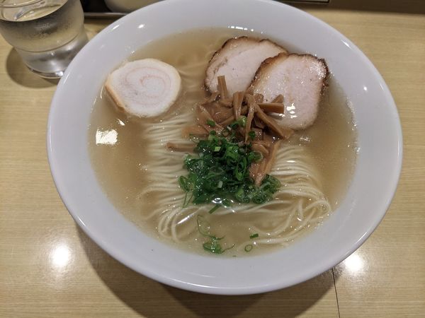 「塩ラーメン800円」@函館塩ラーメン 五稜郭の写真