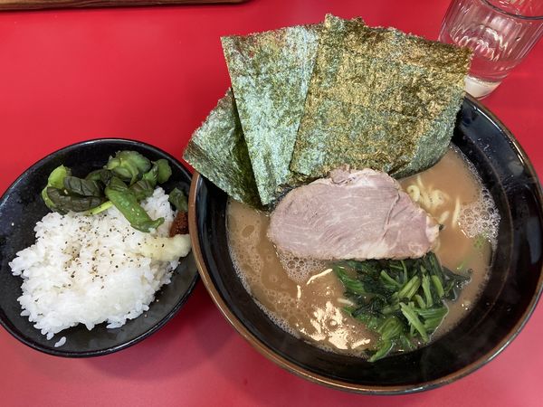 「ラーメン並」@横浜ラーメン 山本家の写真
