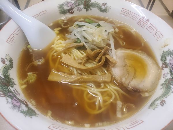 「醤油ラーメン５７０円」@中華 玉林の写真