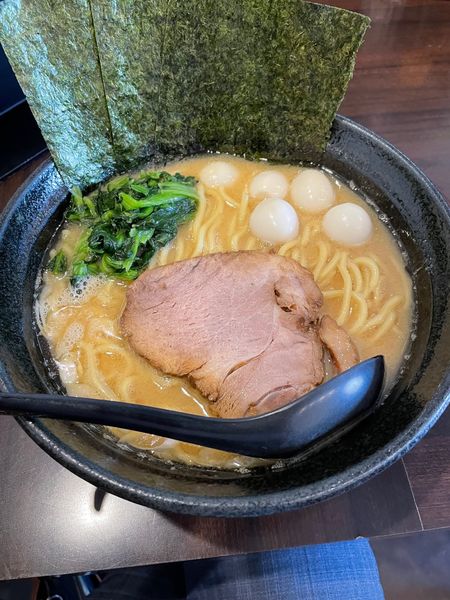 「醤油ラーメン（大）+うずらの玉子」@ラーメン 西輝家の写真