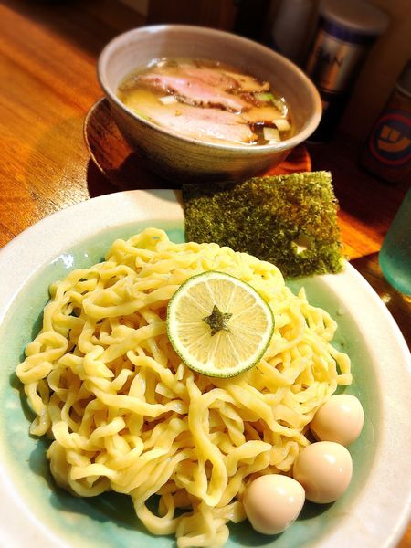 「あっさり手揉みつけ麺」@まるつストアの写真