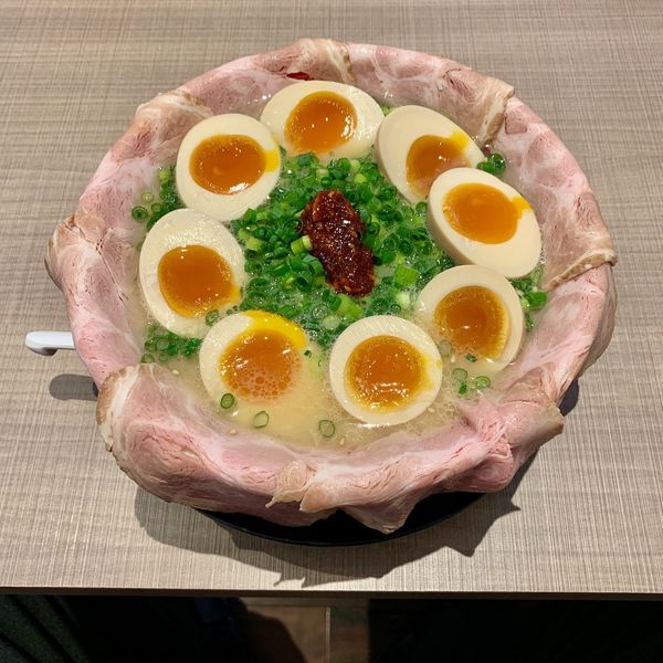 特製こぼれチャーシュー麺SP（＋サービス味玉）