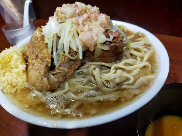 「ポン酢・大600・生卵（脂・にんにく）」@D麺の写真