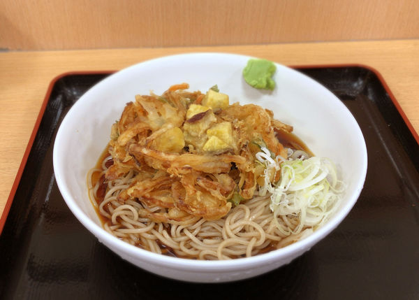 「薩摩芋のかき揚げ天そば(400円)」@梅もと 船橋店の写真