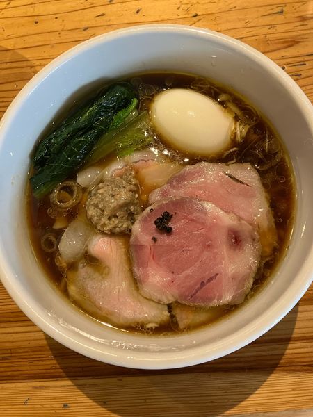 「地鶏と鴨と煮干しの重ね中華そば」@麺処 図鑑の写真