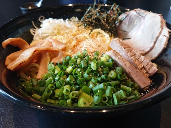 「油そば大盛(＋スペシャルトッピングB)」@東京油組総本店 久米川組の写真