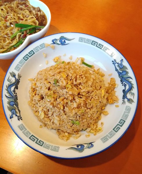 「チャーハン＋台湾ラーメン 800円」@味美仙の写真