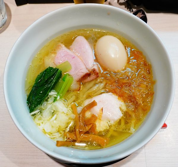 「【期間限定】新麦手揉み塩拉麺＋味玉＋生ビール」@柳麺 呉田-goden-の写真