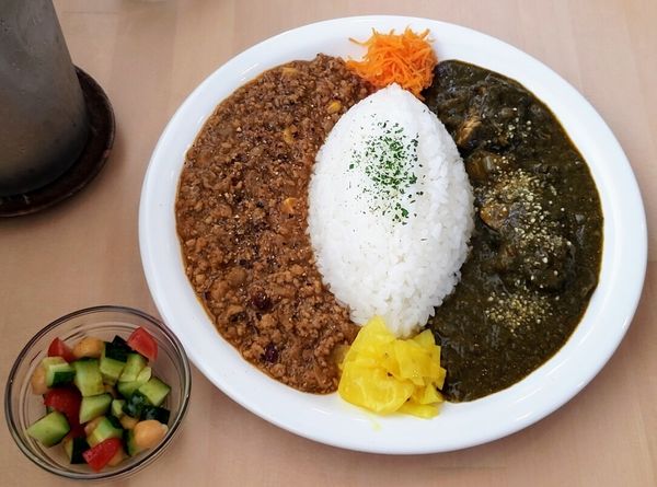 「2種盛りカレー 1,100えん」@Curry Life Coffyの写真
