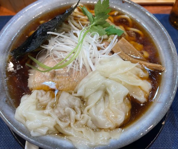 「ワンタン醤油らーめん大盛」@らーめん 梶原の写真