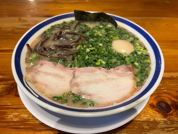 「ねぎらーめん アブラヌキ +味付玉子（普通〜はりがね）」@博多長浜らーめん 田中商店の写真