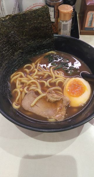 「横浜家系ラーメン」@はま寿司 浦和店の写真
