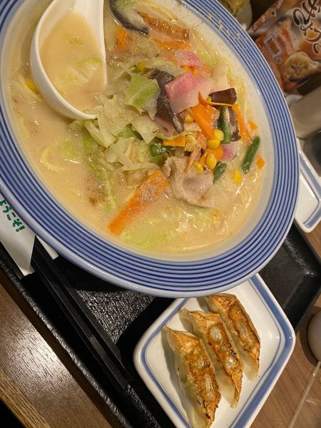 「長崎ちゃんぽん🍜&餃子🥟😋」@長崎ちゃんぽん リンガーハット 西新宿店の写真