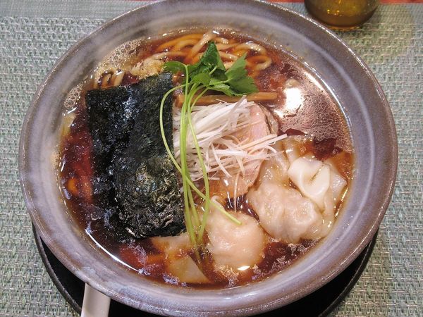 「ワンタン醤油らーめん（1,100円）」@らーめん 梶原の写真