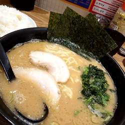 ラーメン850円大盛200円ライス無料