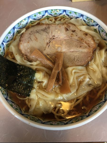 「醤油ワンタン麺【麺大盛り・縮れ麺】」@春木屋 郡山分店の写真