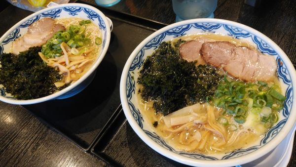 「岩のりらぁめん」@博多麺房 赤のれん 丸ビル店の写真