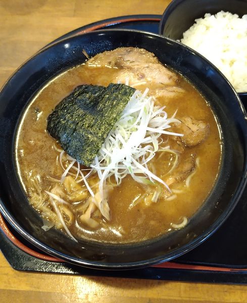 「中華そば(細麺)+チャーシュー､半ライス」@くりの木 加須店の写真
