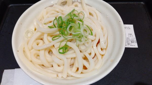 「【店舗限定】冷やしぶっかけうどん（¥300)」@松屋 神田西口店の写真