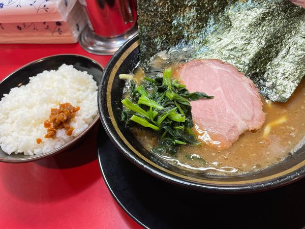 「ラーメン(ライスセット)」@家系ラーメン とらきち家の写真