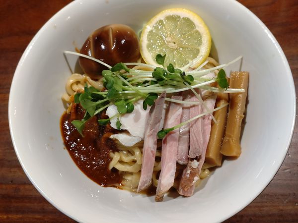 「燻製油そば＋燻製味付玉子（１５０円）＝１０００円」@RAMEN GOTTSUの写真