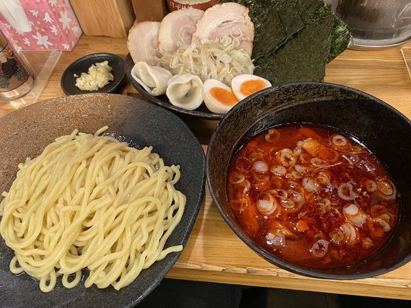 「辛味味噌つけめん辛味MAX＋特製＋のり」@つけ麺屋 やすべえ 赤坂店の写真