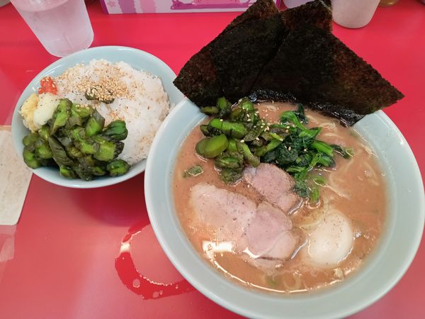 「ラーメン並」@横浜ラーメン 武蔵家 大宮店の写真