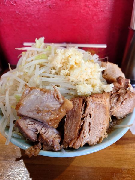 「チャーシュー麺　野菜マシ  ニンニク」@ラーメン髭の写真