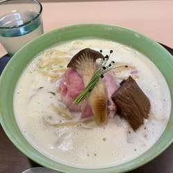 湘南どりの濃密黄金泡鶏白湯