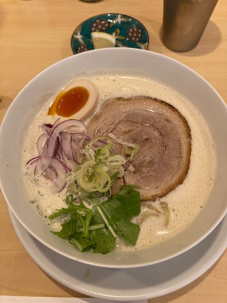 「鶏白湯ラーメン　¥890」@鶏そば 久遠の写真