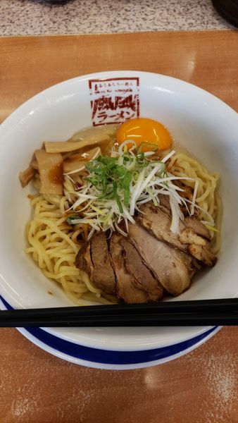 「生卵付き油そば」@風風ラーメン 浦和道場店の写真