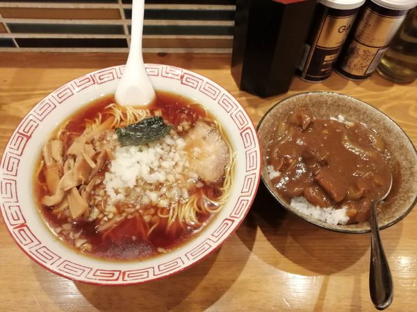 「中華そば　　650円　牛タンミニカレー　300円」@中華そば専門店 八王子らーめん よしだの写真