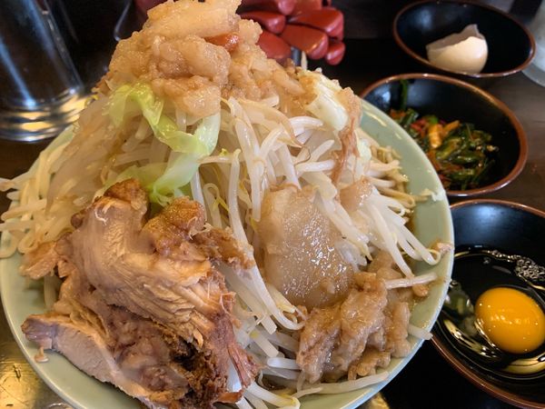 「ラーメン　全マシ　ニラキムチ生卵」@立川マシマシ 9号店の写真