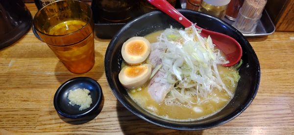 「味噌+味玉」@麺処 花田 上野店の写真