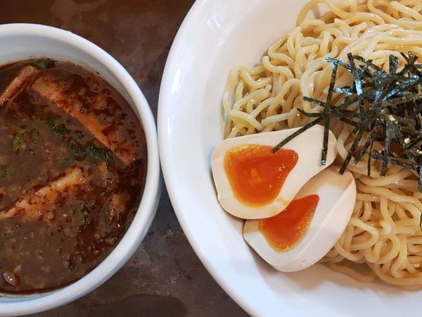 「半肉つけめん（並）＋味付玉子」@らうめん つけめん 三都屋の写真