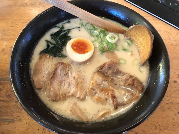 「白湯ラーメン」@本郷亭 焼山店の写真