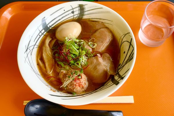 「全部のせらぁ麺 醤油 ver.with そみファ玉」@麺屋宗 -sou- 高田馬場本店の写真