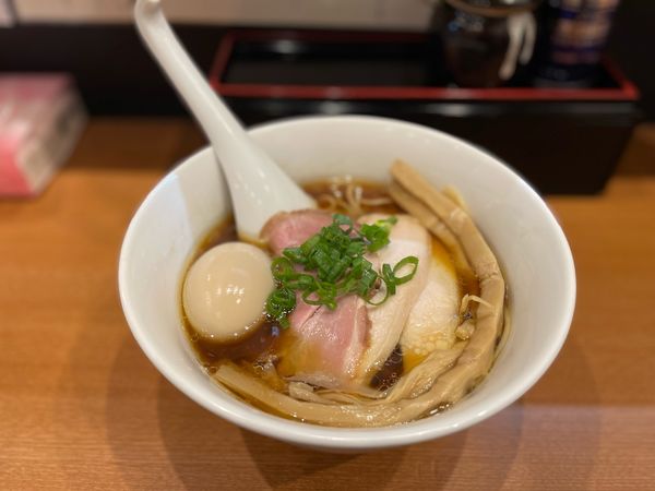 「特製醤油らぁ麺¥980」@らぁ麺半七 和田町店の写真