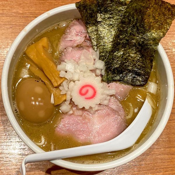 「特製煮干中華そば ¥1,000」@煮干中華そば 鈴蘭 新宿店の写真