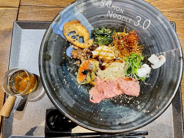 「汁なしポルチーニ　タイム風味のコンソメ添え1200円」@サーモンnoodle3.0の写真