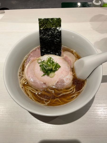 「淡麗純煮干らーめん　醤油(950円)限定」@淡麗拉麺 己巳の写真
