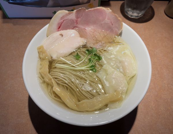 「鶏そば 塩＋鶏ワンタン」@麺屋 美浪の写真