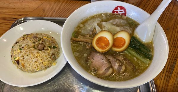 「まるきそば小 チャーハン小」@中華そば まるきの写真